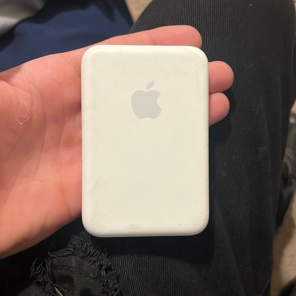 Apple wireless portable charger